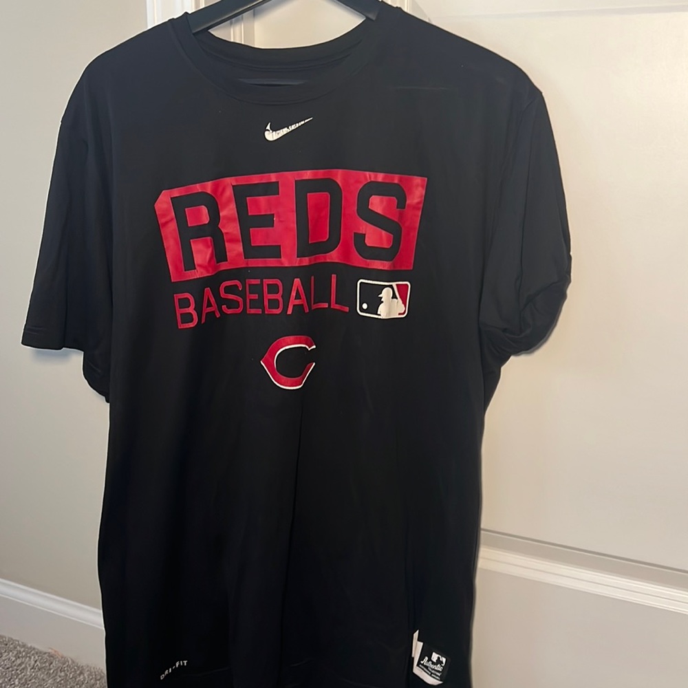 Cincinnati Reds Nike shirt